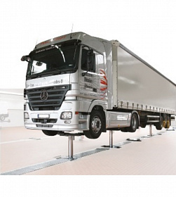 На сайте Трейдимпорт можно недорого купить Подъемник 3-х плунжерный, г/п 3х 15 тонн для грузовых автомобилей SPACE SDI 2150.3R. 